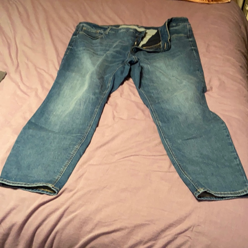 Old Navy size 28 reg. Rockstar super skinny jean